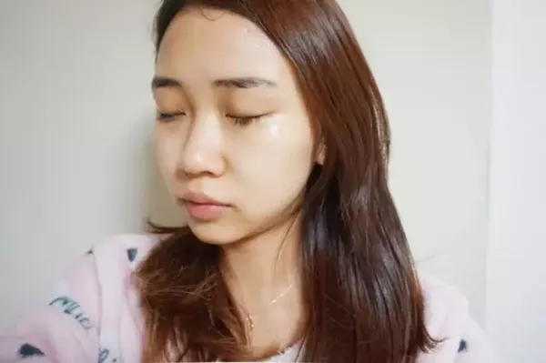 春雨黑盧卡面膜臉正在過(guò)敏可以用嗎？臉上過(guò)敏能用春雨黑盧卡面膜嗎