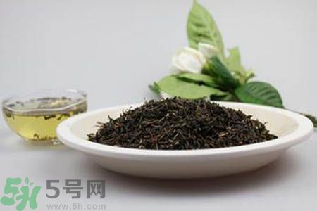 茉莉花茶可以和玫瑰花茶一起喝嗎？茉莉花茶和玫瑰花茶一起泡著喝好嗎？