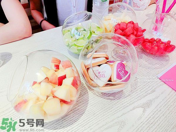 寵愛之名寵愛女孩面膜怎么樣？寵愛女孩礦物云絲面膜好用嗎？