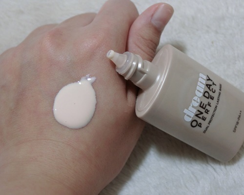 美寶蓮夢幻奇跡控油透潤持妝乳怎么樣？好用嗎？