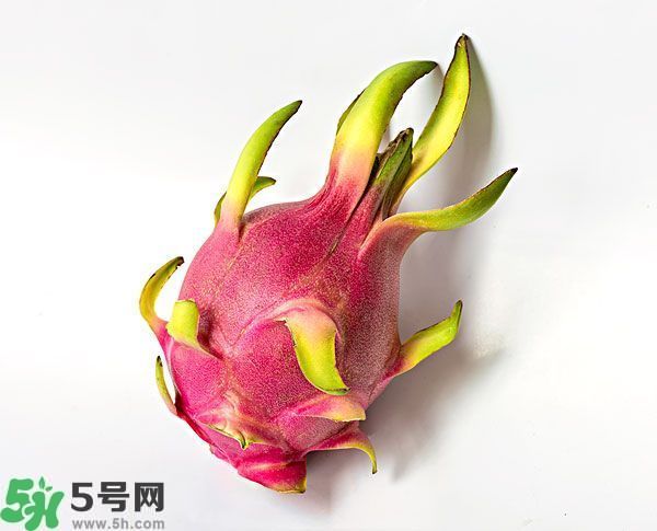 火龍果外面發(fā)霉了里面還能吃么？火龍果外皮爛了還能吃嗎？