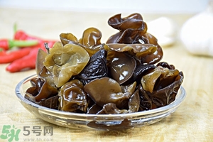 木耳能用開水泡嗎？泡木耳用熱水還是涼水好？