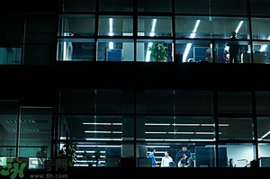 熬夜上火牙齦腫痛怎么辦？熬夜上火喉嚨痛怎么辦？