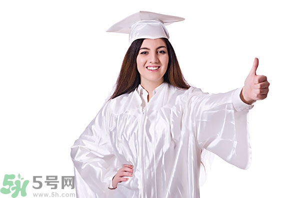 高中女生很矮還能長(zhǎng)高嗎？高中女生矮怎么辦？