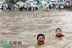 游泳喝到污水了怎么辦？游泳喝到臟水了會(huì)怎樣？