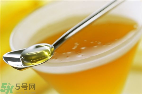 蜂蜜放久了有酒味是怎么回事？蜂蜜有酒味還能喝嗎？