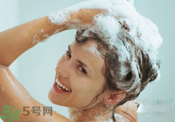 夏天一天洗幾次澡比較好？夏天一天洗幾次澡比較養(yǎng)生？