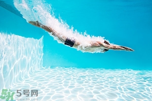 浮潛是什么意思？深潛和浮潛有什么區(qū)別？?