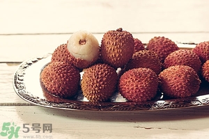 荔枝吃多了會上火嗎?怎么吃荔枝不上火？
