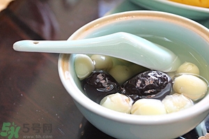蓮子心能治失眠嗎？喝蓮心茶可以治療失眠嗎？