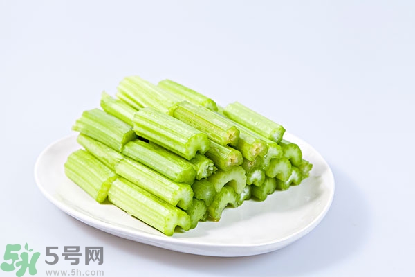 芹菜放久了能吃嗎？芹菜放軟了還能吃嗎？