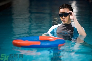 不會(huì)游泳可以浮潛嗎？浮潛需要會(huì)游泳么？