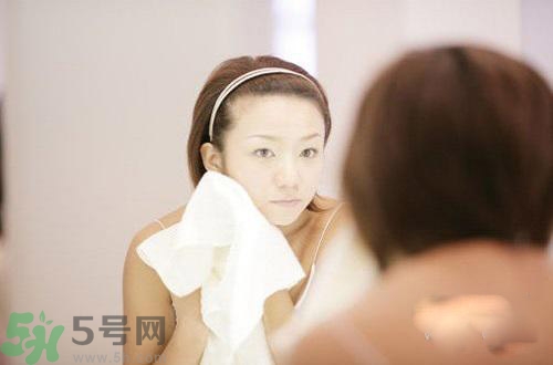 眼妝暈妝怎么辦？解救眼妝暈妝的方法