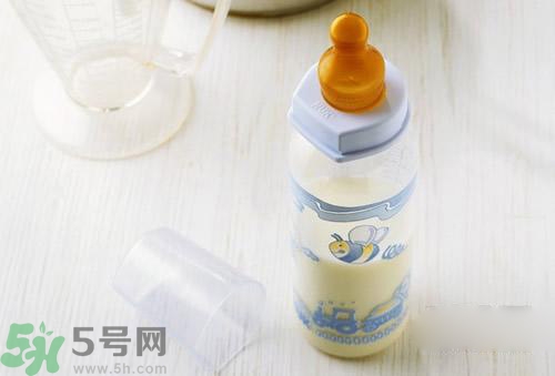 奶粉結(jié)塊是怎么回事？奶粉結(jié)塊可以吃嗎？