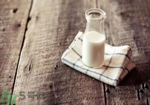牛奶和羊奶哪個好？牛奶和羊奶哪個更有營養(yǎng)？