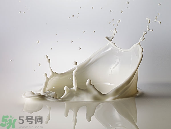 一天喝多少牛奶最好？牛奶一天喝多少合適？