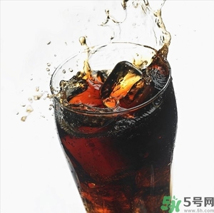 可樂第二天還可以喝嗎？隔夜的碳酸飲料可以喝嗎？