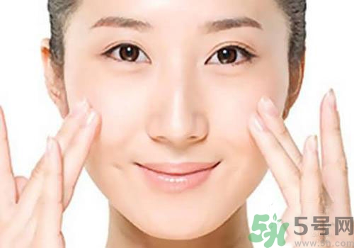 卸妝油怎么用？卸妝油的正確使用方法