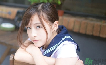 15歲月經(jīng)推遲二個(gè)月正常嗎？15歲兩個(gè)月沒來月經(jīng)是怎么回事？