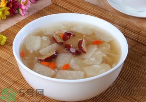 發(fā)燒可以喝冰糖雪梨嗎？發(fā)燒喝冰糖雪梨好嗎？