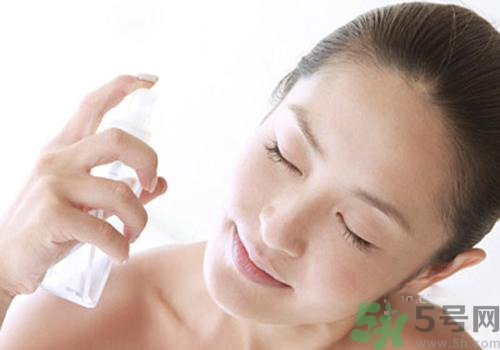 保濕噴霧怎么用？保濕噴霧的正確使用方法