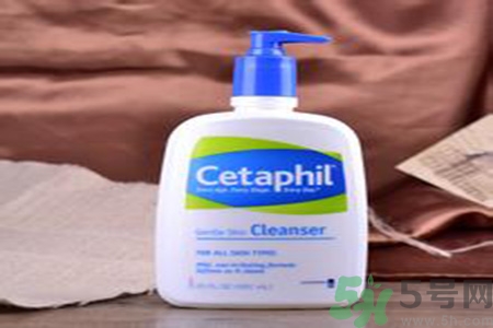 cetaphil絲塔芙溫和無泡潔面乳適合什么膚質(zhì)？cetaphi潔面乳敏感膚質(zhì)可以用嗎？