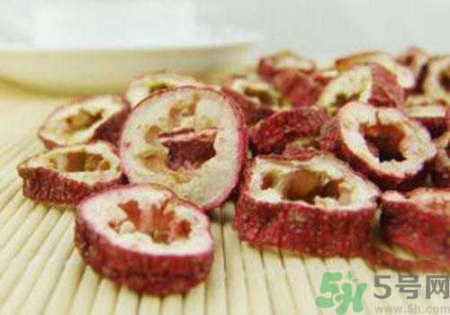 吃山楂片會上火嗎？上火可以吃山楂片嗎？