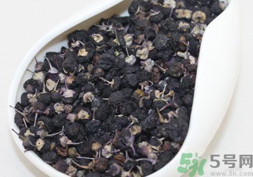 吃黑枸杞會上火嗎？吃黑枸杞會不會上火？