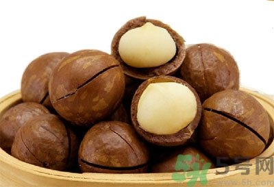 夏威夷果肉黏殼怎么辦？夏威夷果能放多久？