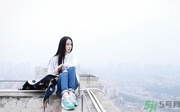 15歲女生白帶多正常嗎？15歲女生白帶異常怎么辦？