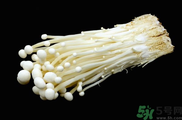 金針菇發(fā)霉了能吃嗎？金針菇長白毛還能吃嗎？