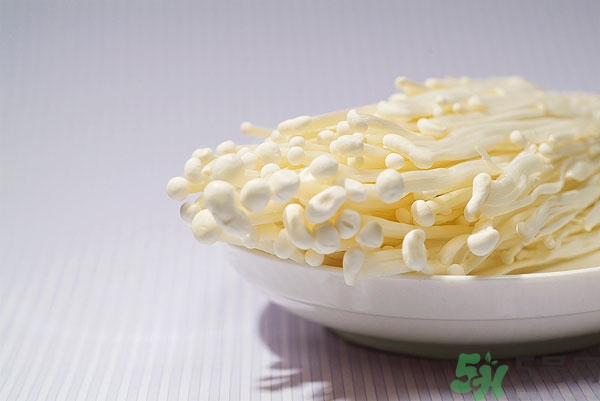 金針菇發(fā)霉了能吃嗎？金針菇長白毛還能吃嗎？