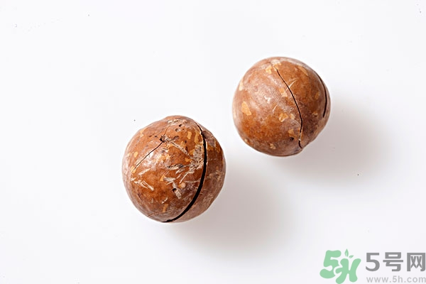 夏威夷果吃多了會(huì)怎么樣？夏威夷果吃了會(huì)長(zhǎng)胖嗎？