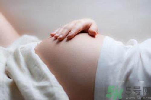 胎教應(yīng)該對(duì)寶寶說什么？胎教的時(shí)候要注意什么？