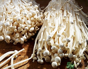 致癌金針菇怎么鑒別？如何選購金針菇？
