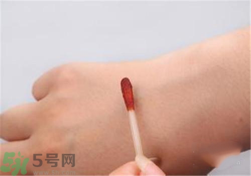 皮膚破皮可以涂碘伏嗎？碘伏可以涂在傷口上嗎？