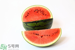 如何辨別西瓜生熟？怎么看西瓜熟不熟？