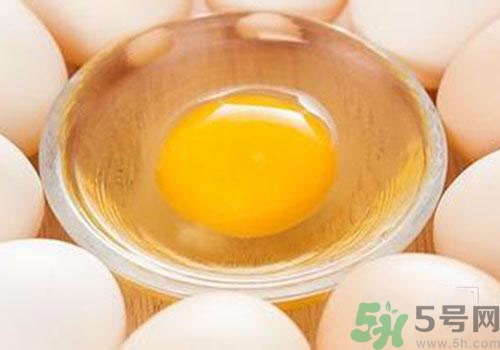 蛋黃和蛋白哪個(gè)更有營(yíng)養(yǎng)？吃蛋黃有什么好處？