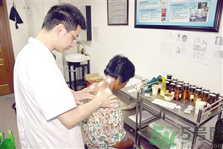 三伏貼可以去濕氣嗎？三伏貼去濕氣貼哪里？