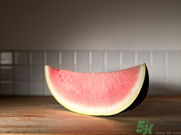 西瓜沒熟透可以吃嗎？西瓜不好吃怎么做好吃？