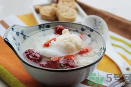 米酒為什么變紅？米酒變紅了還能吃嗎？