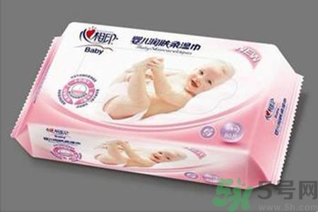 寶寶可以用濕巾紙擦屁股嗎？寶寶用濕巾紙擦屁股有什么危害？