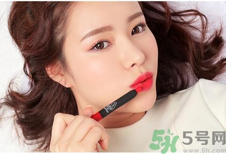 西柚色是珊瑚色嗎？西柚色和珊瑚色的區(qū)別