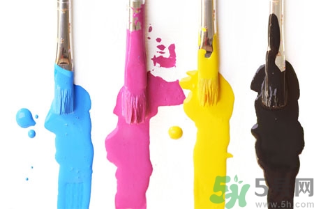 手上有油漆怎么洗？油漆沾到衣服上怎么洗？