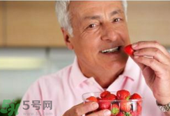 老年人骨質(zhì)疏松吃什么好？骨質(zhì)疏松應該如何預防？
