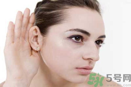 耳朵后面長(zhǎng)了個(gè)硬包怎么回事？ 耳朵后面長(zhǎng)了個(gè)硬包怎么辦？