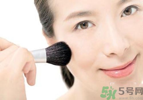 裸妝怎么化？裸妝需要什么化妝品？