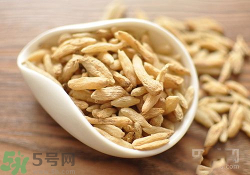 秋天嘴唇干燥怎么辦？秋天嘴唇干燥吃什么？