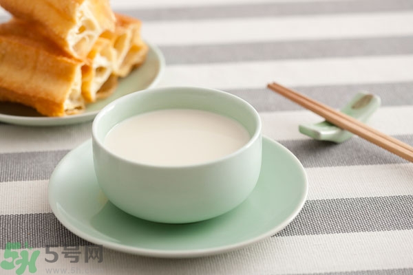 豆奶粉結塊還能喝嗎？豆奶粉分層還能喝嗎？