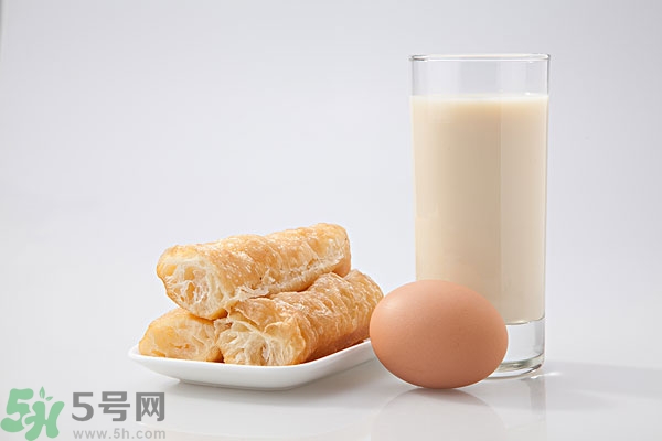 豆奶粉結(jié)塊還能喝嗎？豆奶粉分層還能喝嗎？